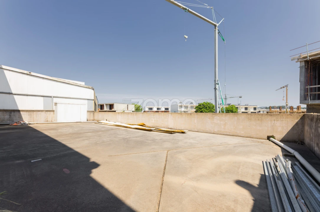 Terreno Comércio / Armazém para Arrendamento em Merelim (São Pedro) e Frossos Foto 18