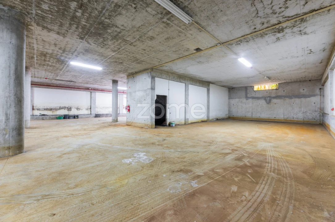 Terreno Comércio / Armazém para Arrendamento em Merelim (São Pedro) e Frossos Foto 23