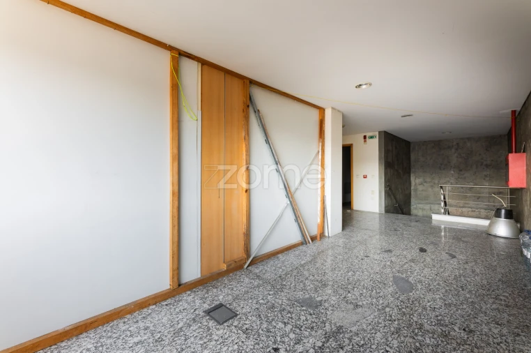 Terreno Comércio / Armazém para Arrendamento em Merelim (São Pedro) e Frossos Foto 15