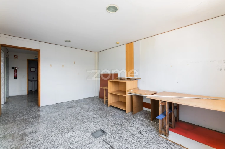 Terreno Comércio / Armazém para Arrendamento em Merelim (São Pedro) e Frossos Foto 17