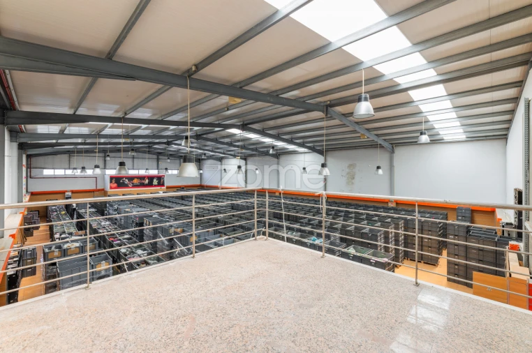 Terreno Comércio / Armazém para Arrendamento em Merelim (São Pedro) e Frossos Foto 5