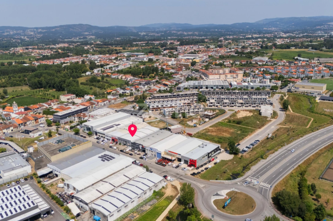 Terreno Comércio / Armazém para Arrendamento em Merelim (São Pedro) e Frossos Foto 9