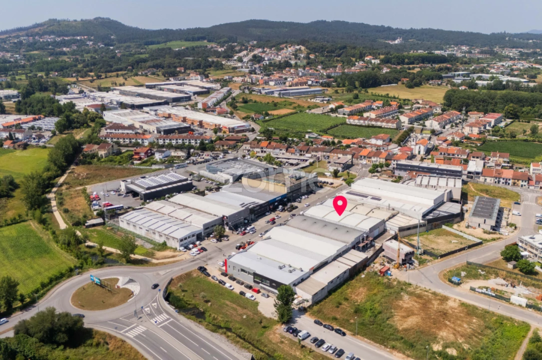 Terreno Comércio / Armazém para Arrendamento em Merelim (São Pedro) e Frossos Foto 26