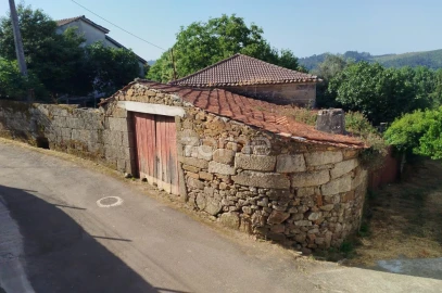 Moradia T6 para Venda em Barreiros e Cepões