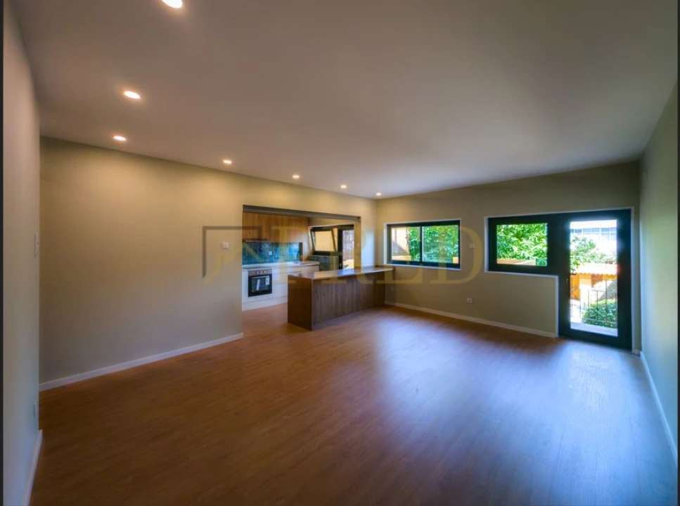 Apartamento T2 para Arrendamento em Ramalde Foto 1