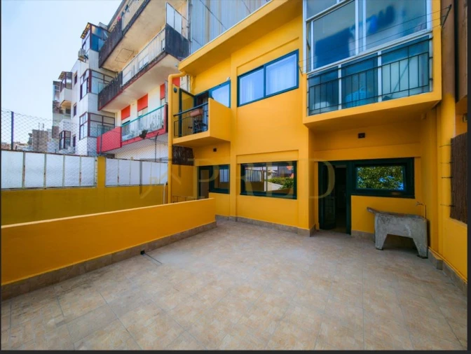 Apartamento T2 para Arrendamento em Ramalde Foto 2