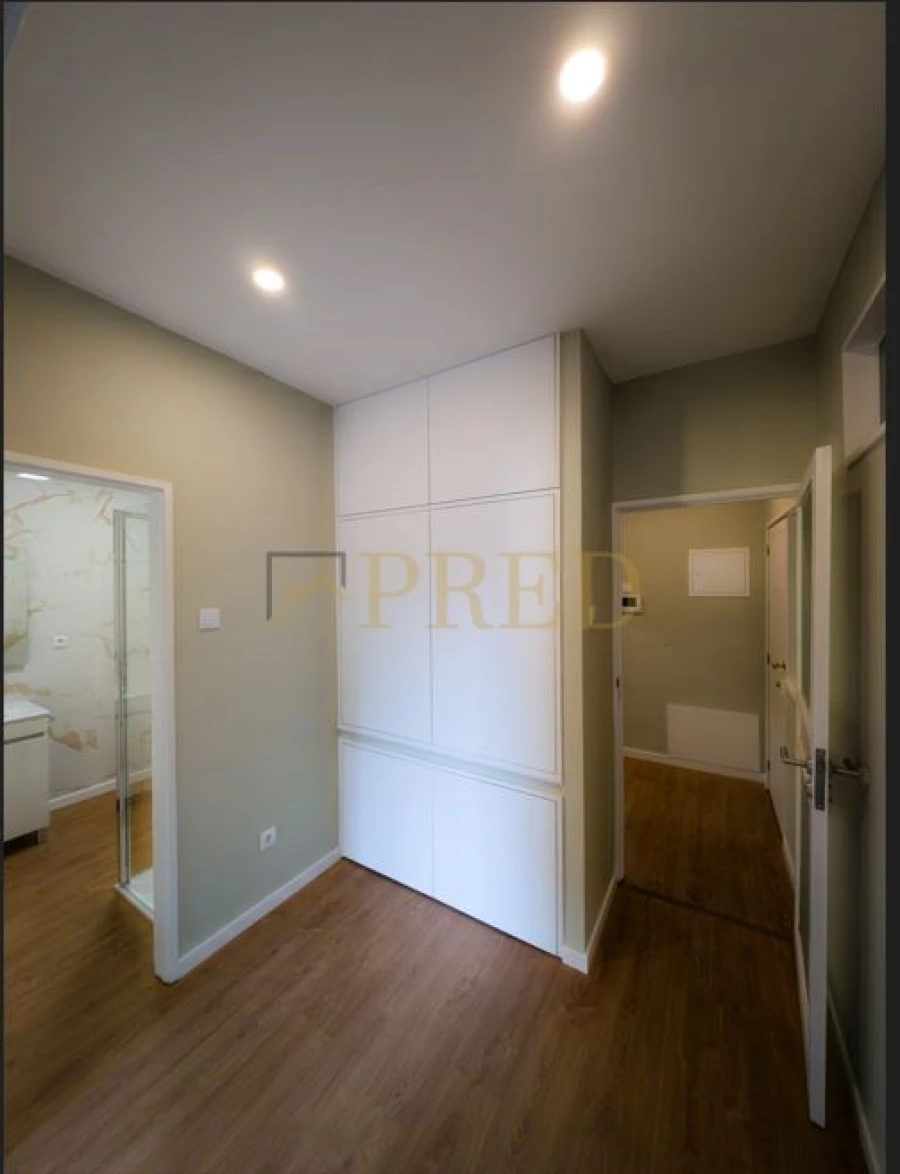 Apartamento T2 para Arrendamento em Ramalde Foto 8