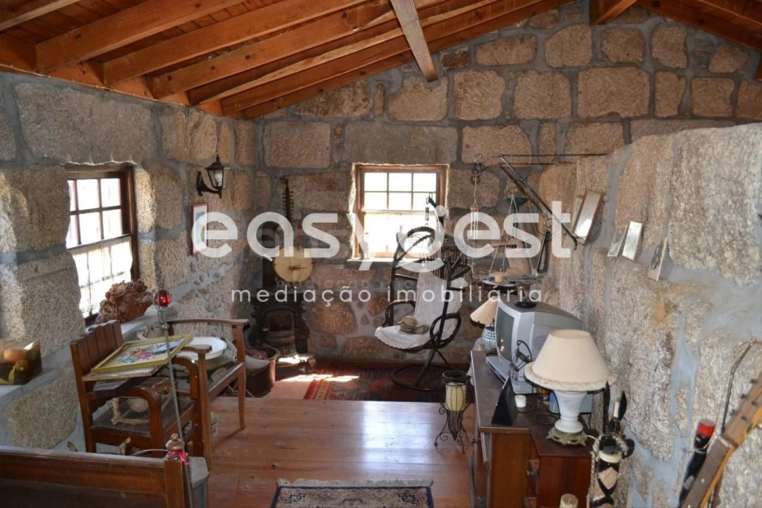 Moradia T4 para Venda em Travancinha Foto 7