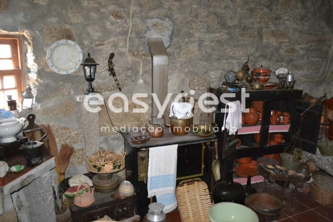 Moradia T4 para Venda em Travancinha Foto 26