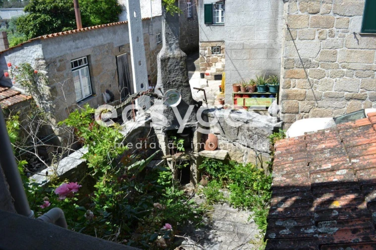 Moradia T4 para Venda em Travancinha Foto 22