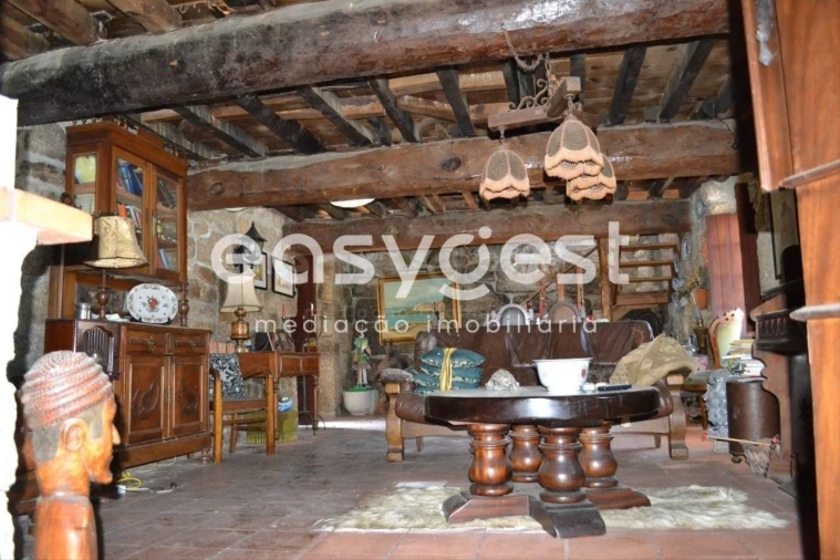 Moradia T4 para Venda em Travancinha Foto 28