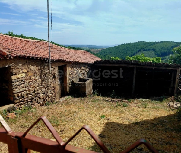 Quinta T4 para Venda em Carviçais Foto 11
