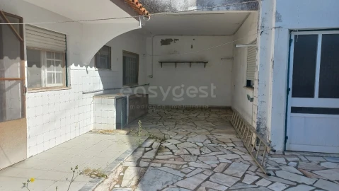 Moradia T2 para Venda em Achete, Azoia de Baixo e Póvoa de Santarém