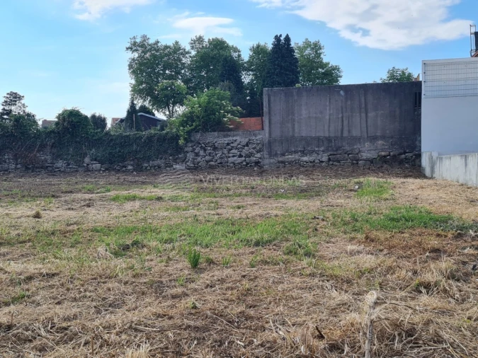 Terreno para Venda em Serzedo e Perosinho
