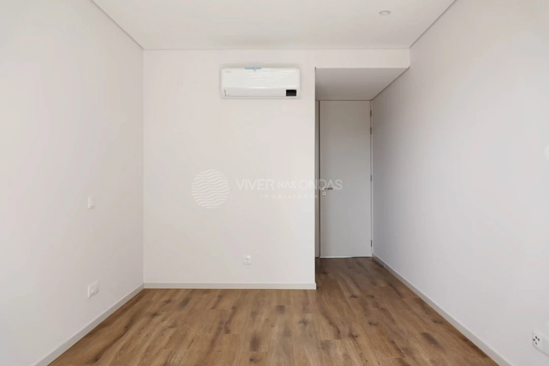 Apartamento T2 para Venda em Mafamude e Vilar do Paraíso Foto 16