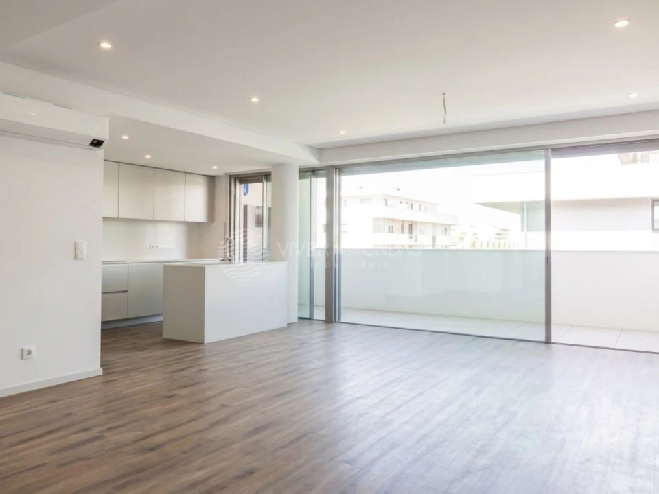 Apartamento T2 para Venda em Mafamude e Vilar do Paraíso Foto 2