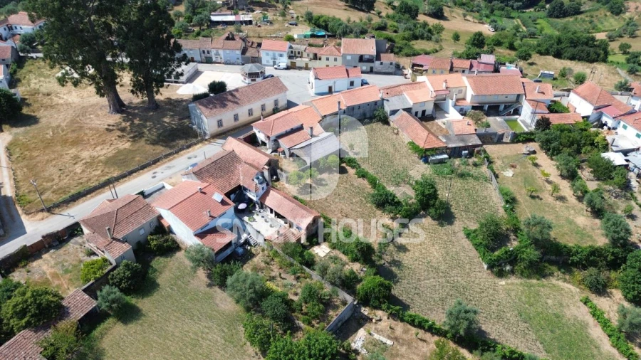 Moradia T2 para Venda em Ázere e Covelo Foto 31