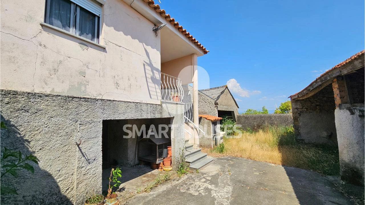 Moradia T2 para Venda em Ázere e Covelo Foto 2