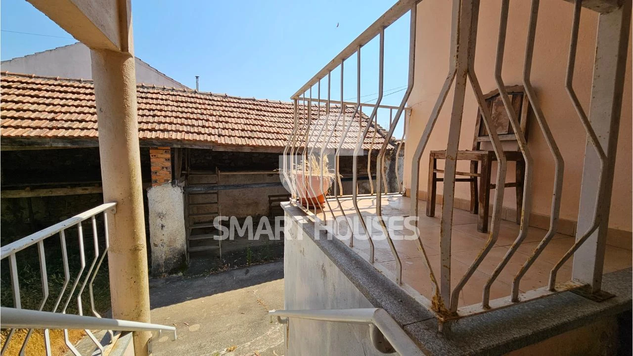 Moradia T2 para Venda em Ázere e Covelo Foto 15