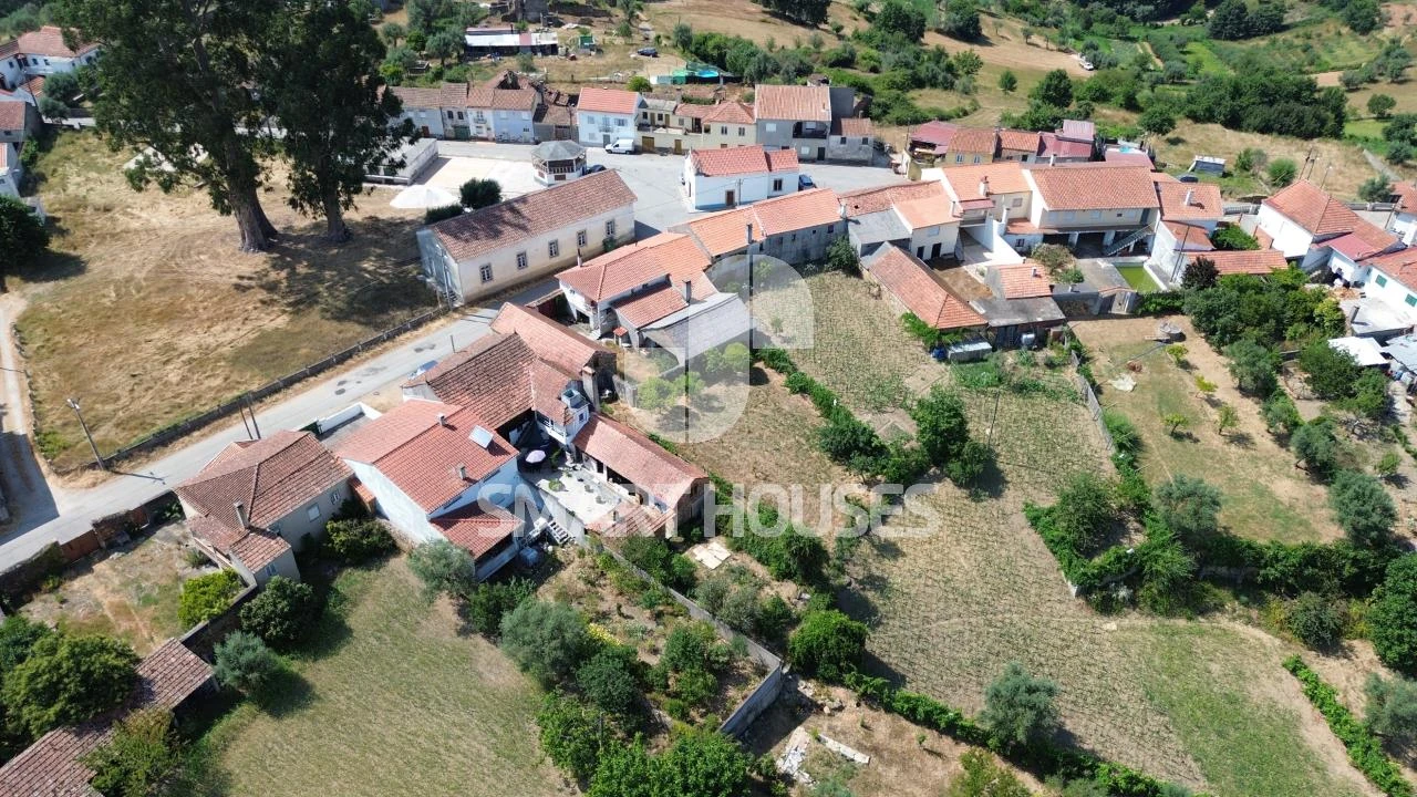Moradia T2 para Venda em Ázere e Covelo Foto 31