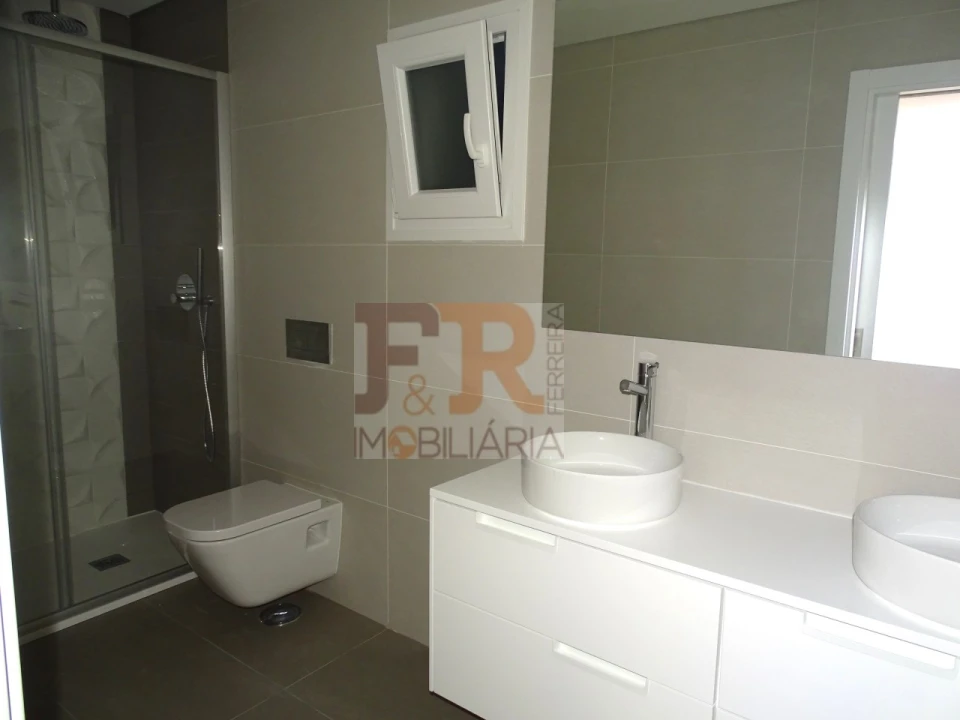 Moradia T4 para Venda em Fernao Ferro Foto 7