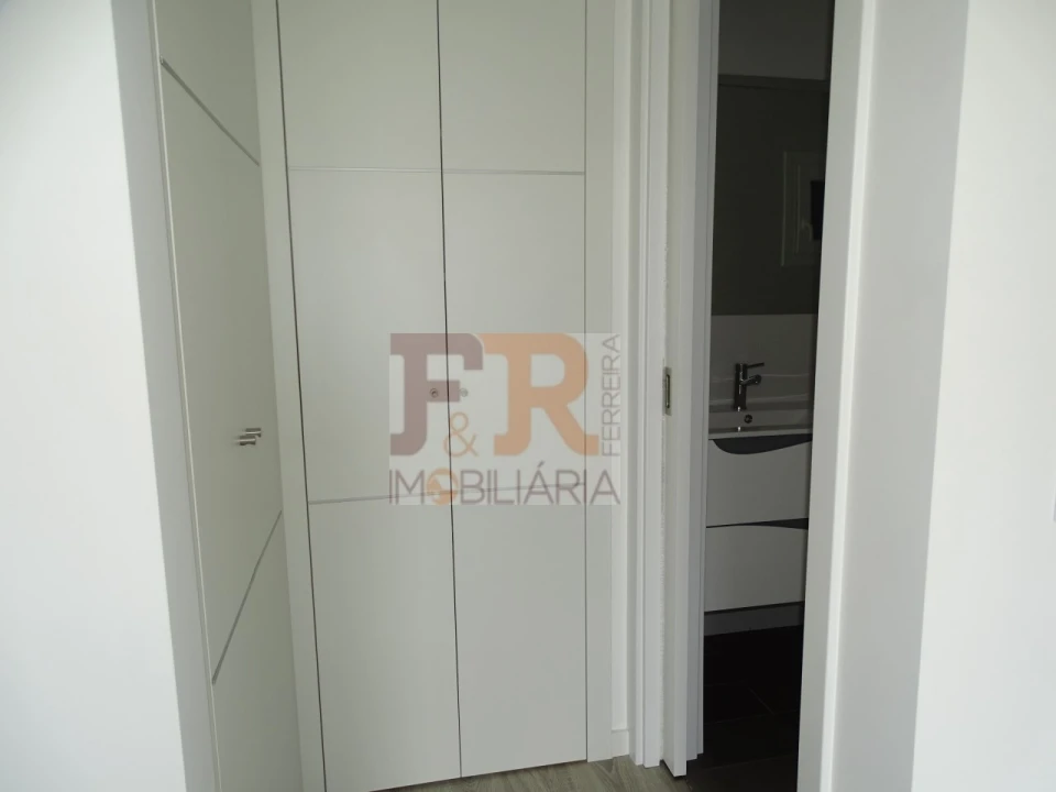 Moradia T4 para Venda em Fernao Ferro Foto 21