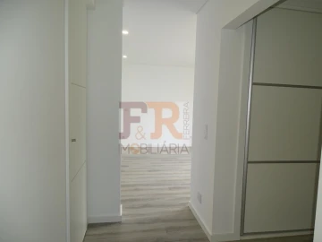 Moradia T4 para Venda em Fernao Ferro