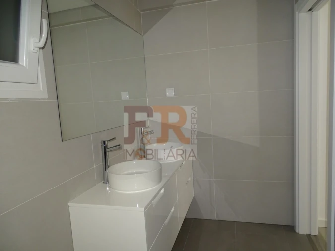 Moradia T4 para Venda em Fernao Ferro Foto 12