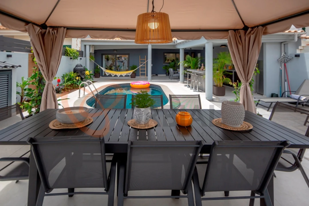 Moradia T3 para Venda em Albufeira e Olhos de Água Foto 1