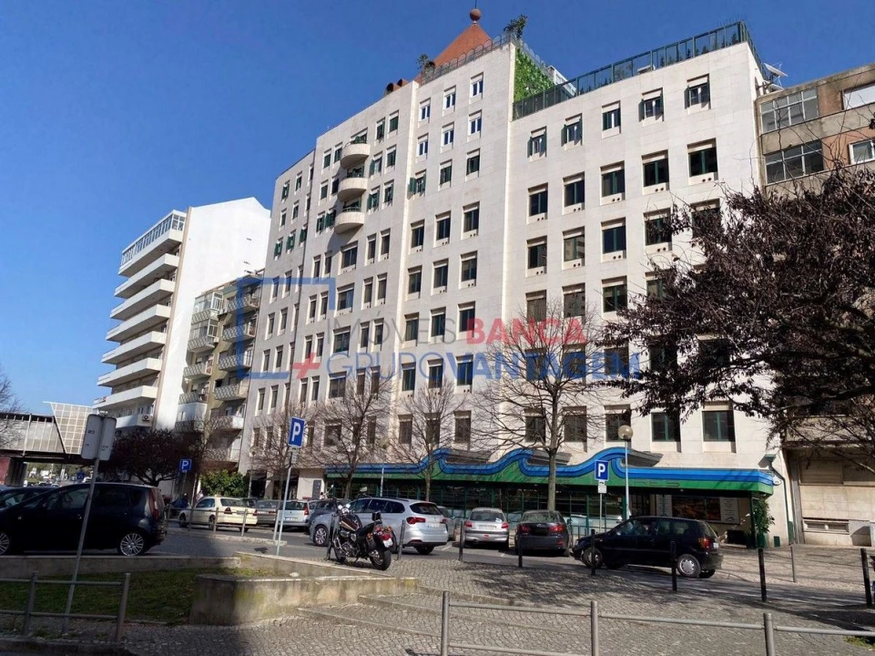 Escritório para Arrendamento em São Domingos de Benfica Foto 1