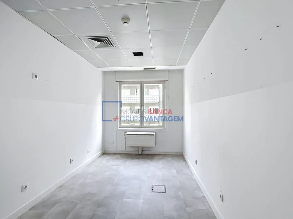 Escritório para Arrendamento em São Domingos de Benfica Foto 7