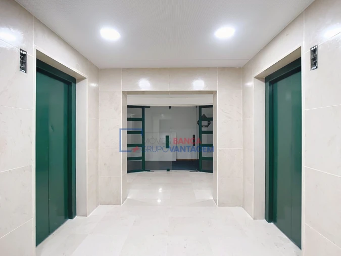 Escritório para Arrendamento em São Domingos de Benfica Foto 3