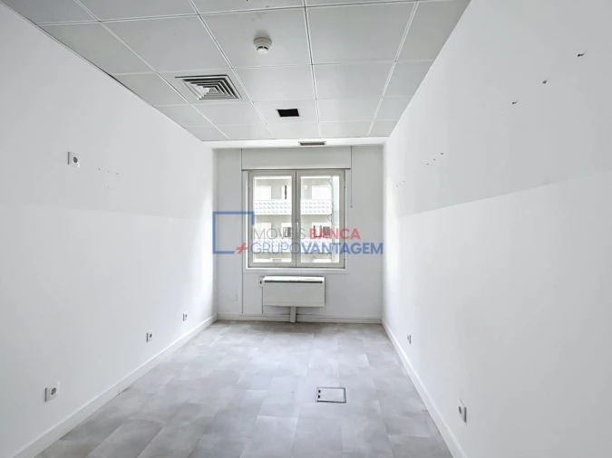 Escritório para Arrendamento em São Domingos de Benfica Foto 7