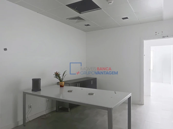 Escritório para Arrendamento em São Domingos de Benfica Foto 13