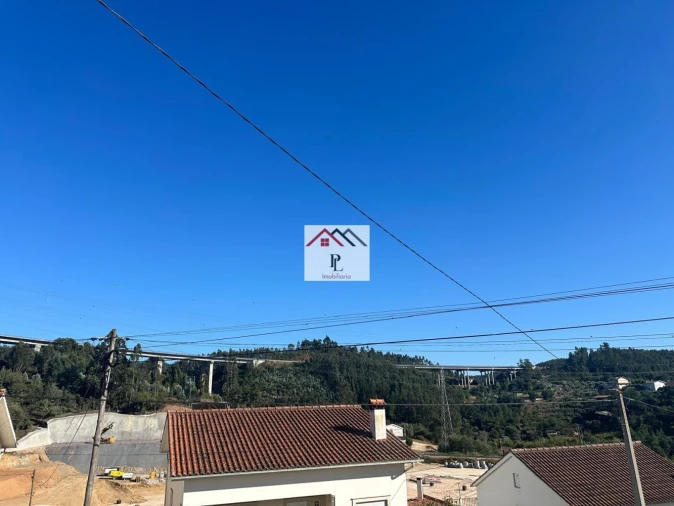 Moradia T4 para Venda em Ceira Foto 12