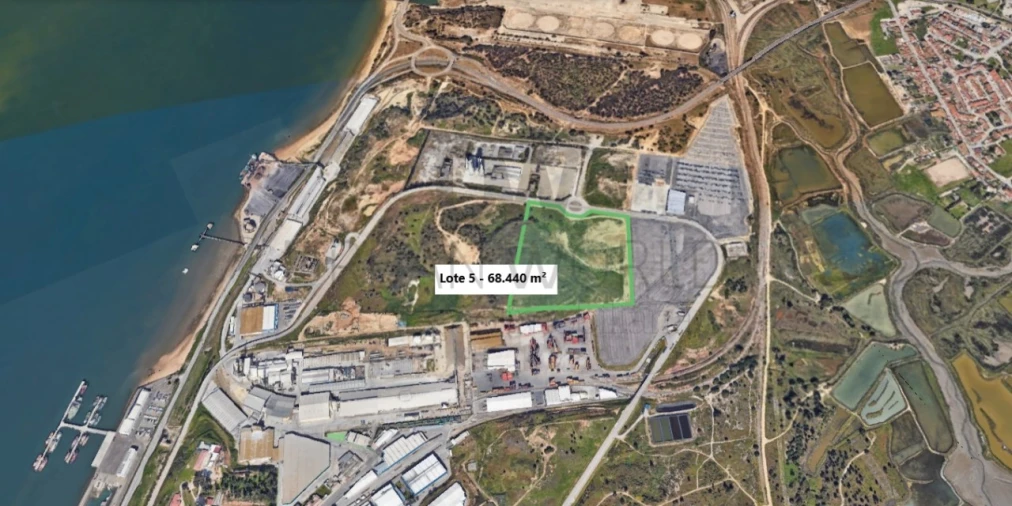 Terreno Comércio / Armazém para Venda em Sado Foto 2