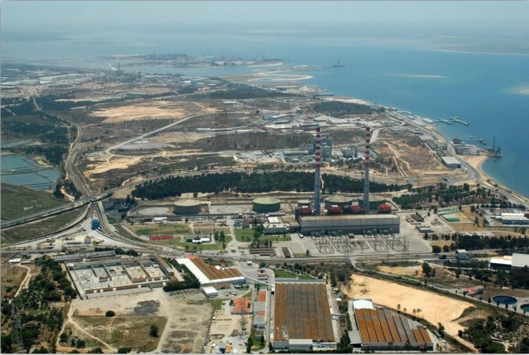 Terreno Comércio / Armazém para Venda em Sado Foto 5