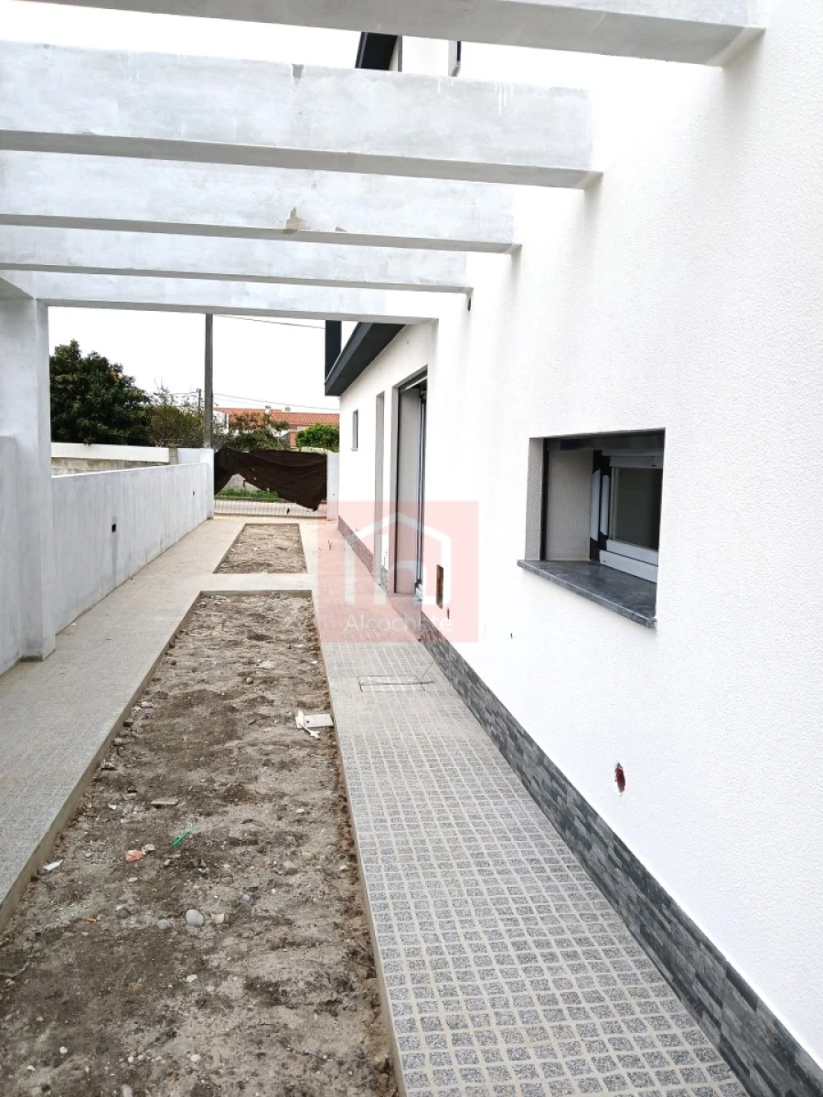 Moradia T4 para Venda em Fernao Ferro