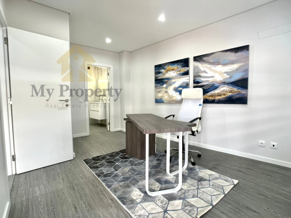 Apartamento T2 para Venda em Quelfes Foto 25