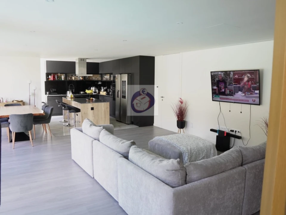 Moradia T4 para Venda em Palmeira Foto 5