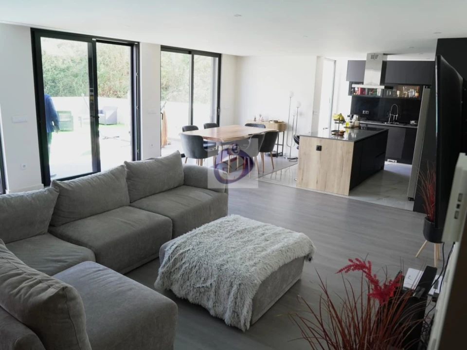 Moradia T4 para Venda em Palmeira Foto 8