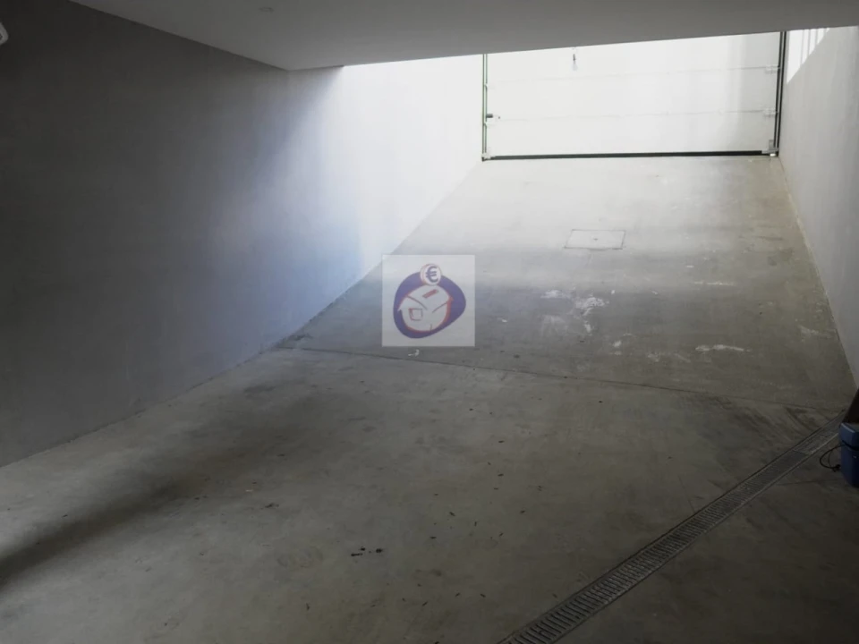 Moradia T4 para Venda em Palmeira Foto 14