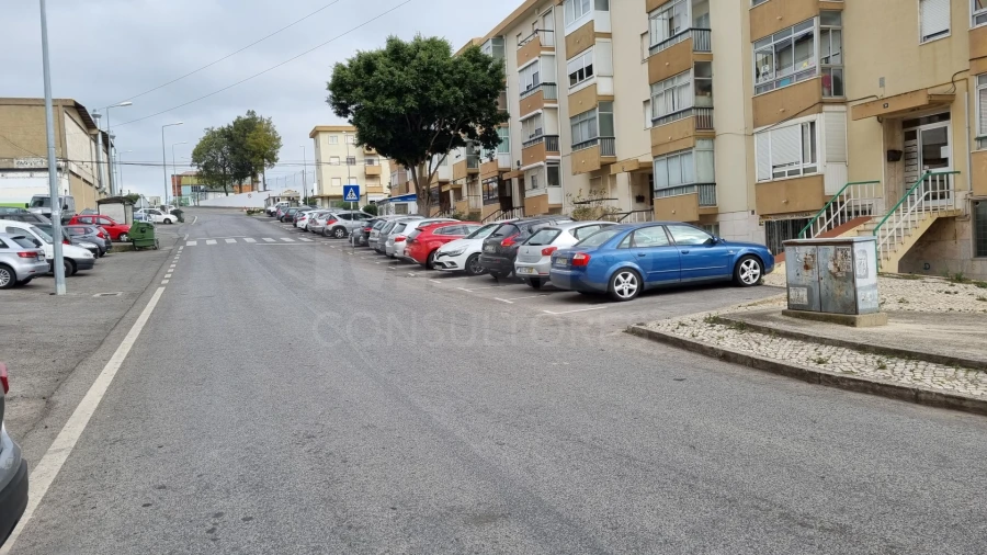 Loja para Venda em Camarate, Unhos e Apelação Foto 11