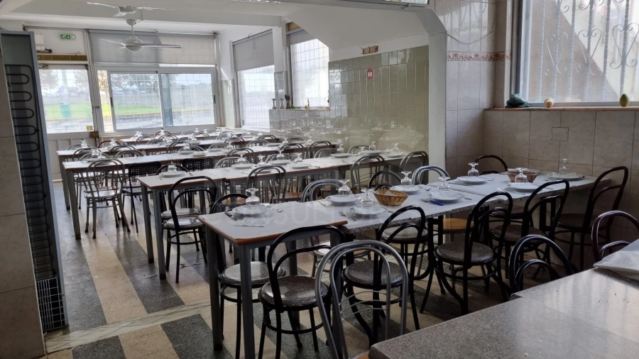 Loja para Venda em Camarate, Unhos e Apelação Foto 6