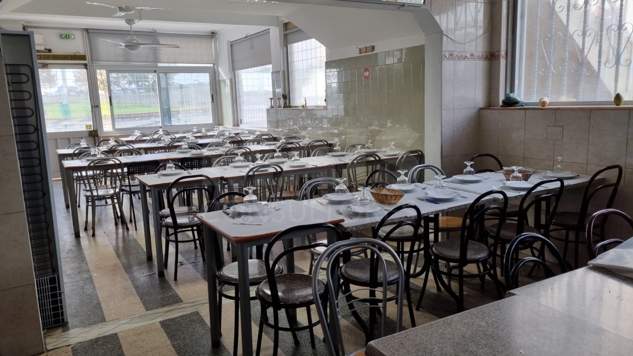 Loja para Venda em Camarate, Unhos e Apelação Foto 6