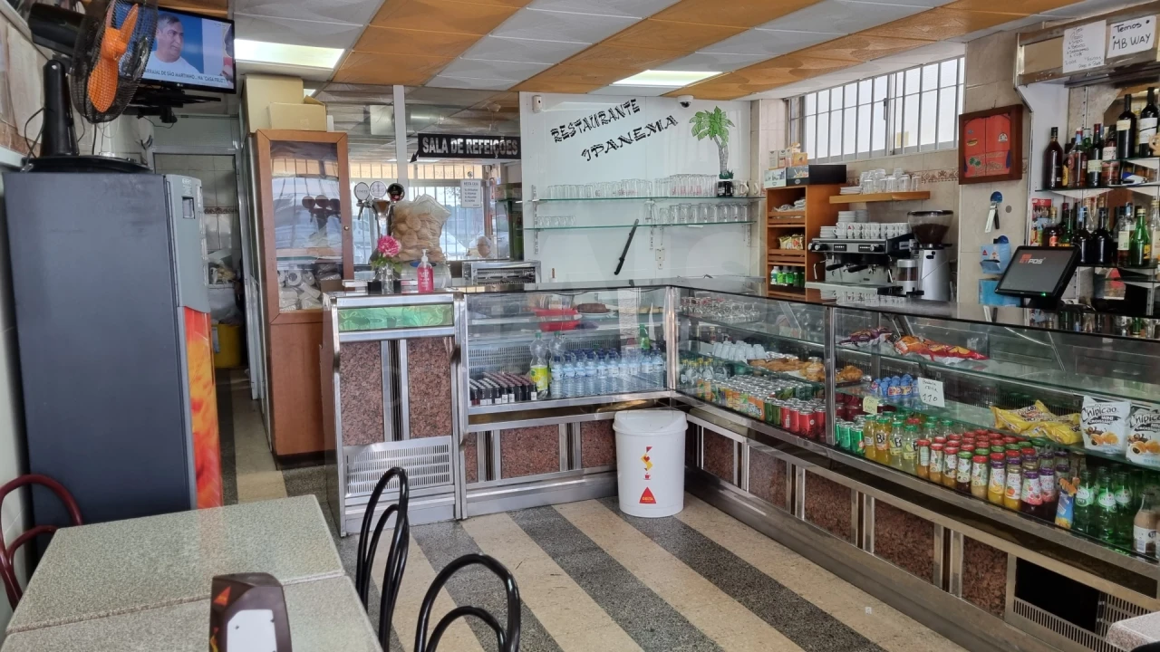 Loja para Venda em Camarate, Unhos e Apelação Foto 3