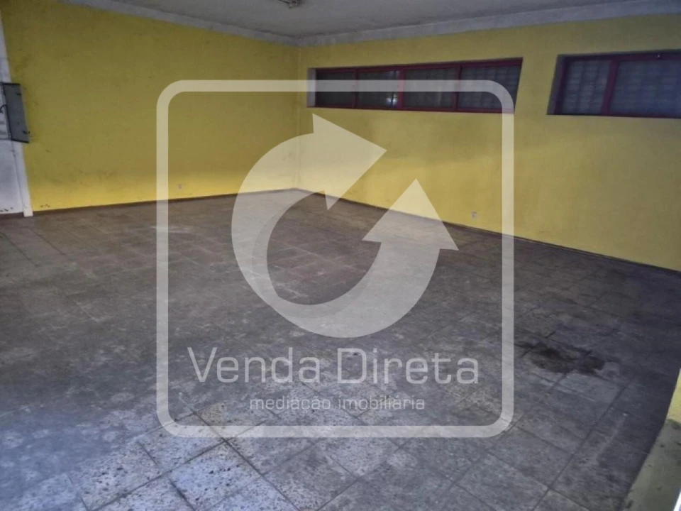 Armazém para Venda em Constantim e Vale de Nogueiras Foto 15