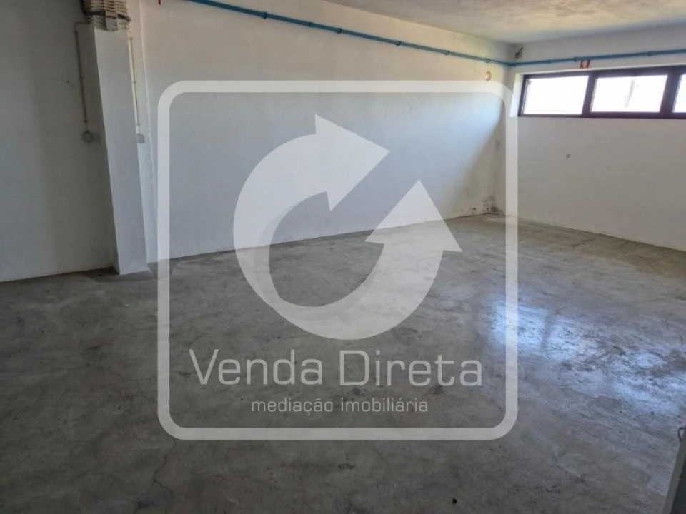 Armazém para Venda em Constantim e Vale de Nogueiras Foto 19