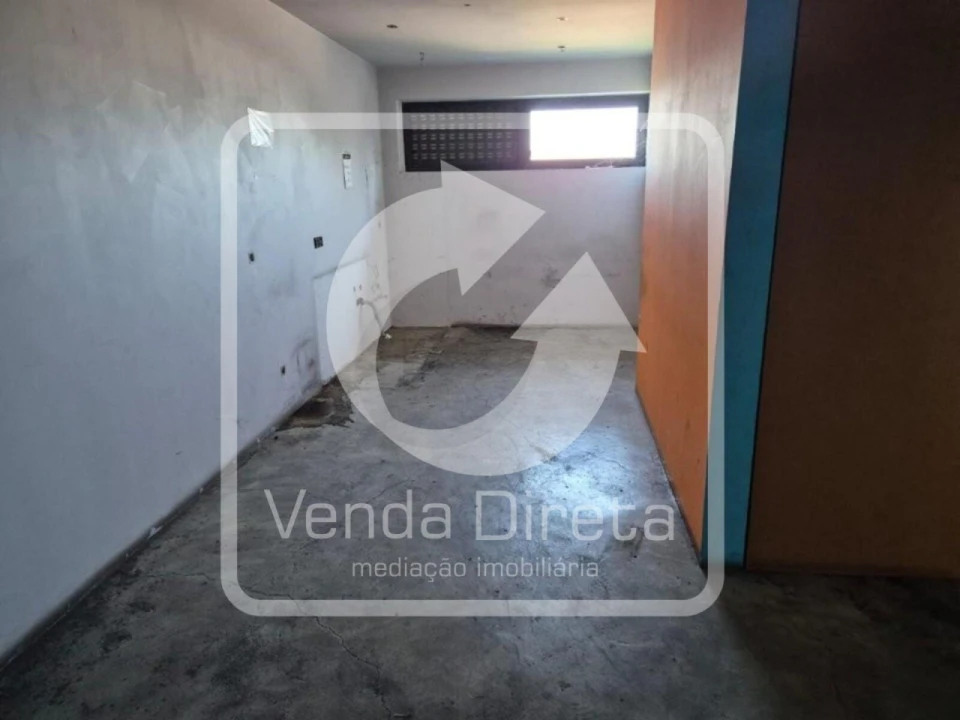 Armazém para Venda em Constantim e Vale de Nogueiras Foto 20