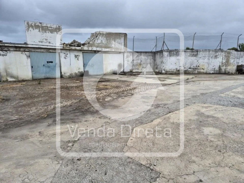 Armazém para Venda em Constantim e Vale de Nogueiras Foto 22